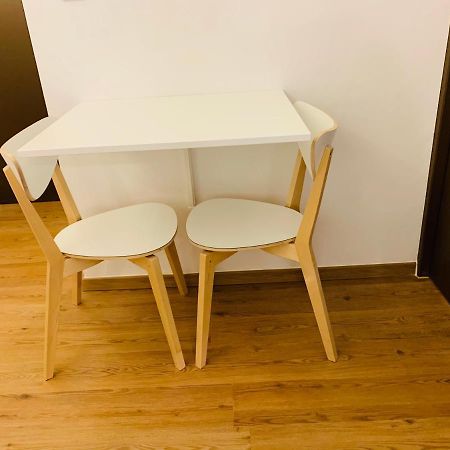 Tulipe Studio Apartment Manosque Bagian luar foto