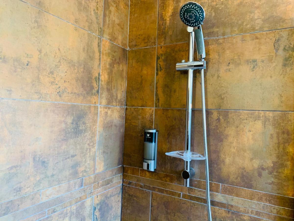 Tulipe Studio Apartment Manosque Bagian luar foto