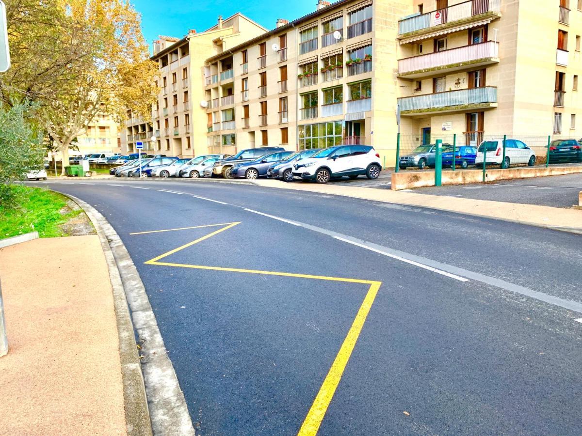 Tulipe Studio Apartment Manosque Bagian luar foto