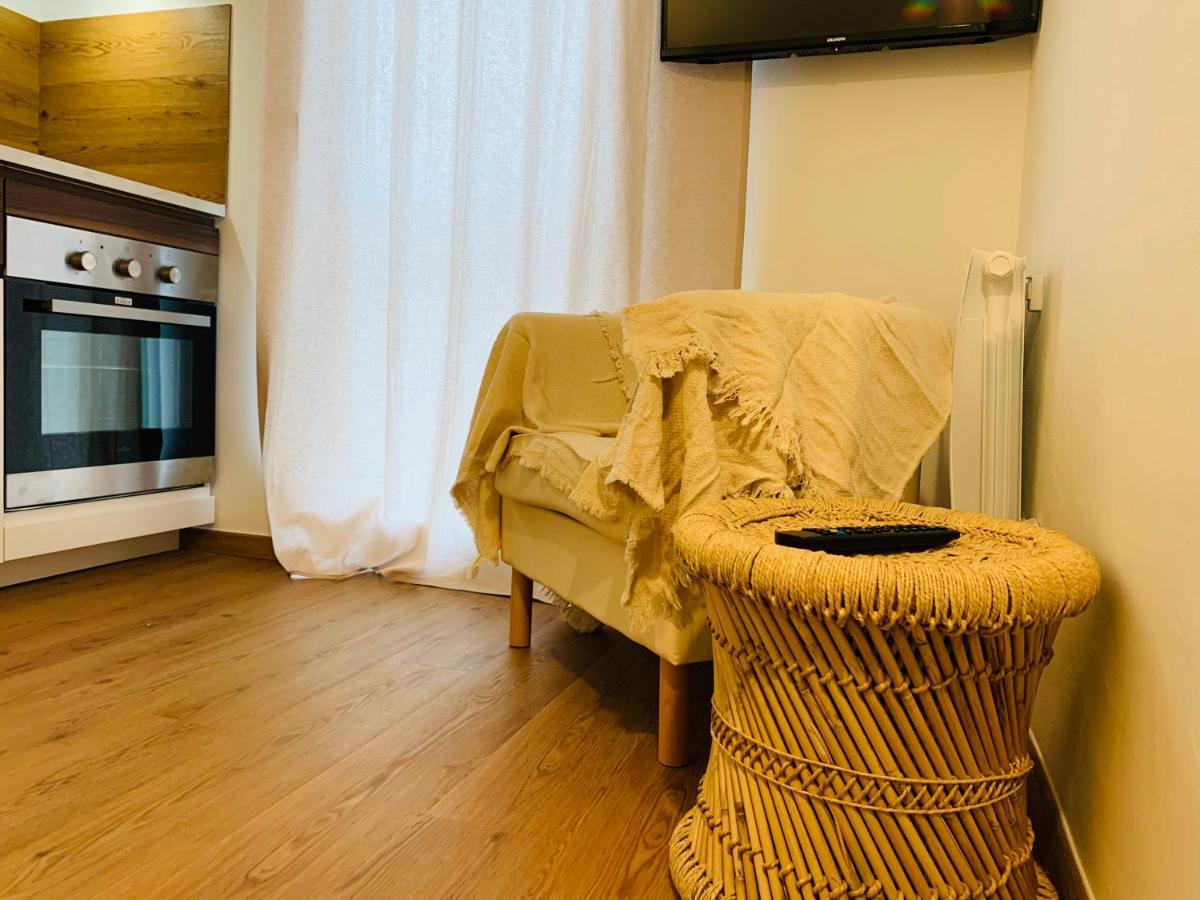Tulipe Studio Apartment Manosque Bagian luar foto